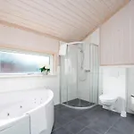 Feriehus With Private Sauna And Loft *